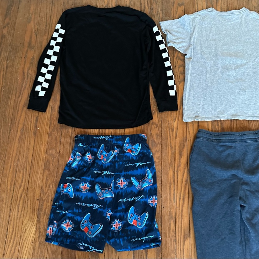 Boys Loungewear Bundle Sweatpants Sweatshirt Tees Casual‎ Athleisure M - Picture 5 of 16